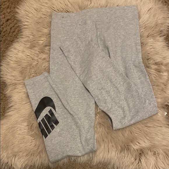 Nike Gray Leggings - Picture 5 of 5